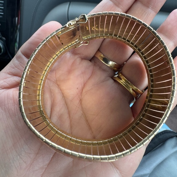 10KT Yellow Gold Italy Textured Wide Band Solid Gold Beacelet 6” - Picture 3 of 7